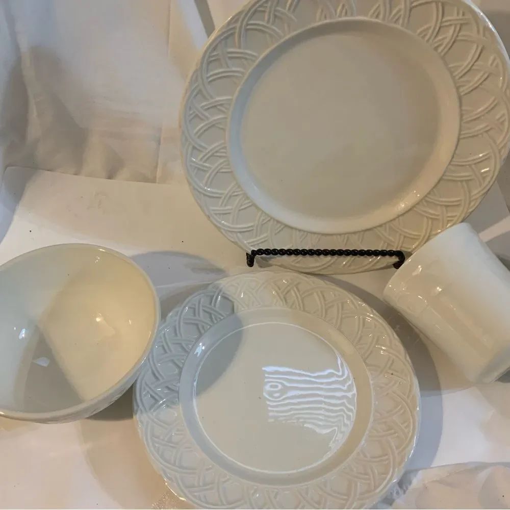 Set PIER 1 BASKET RELIEF Pattern Dinner Salad Plate Bowl Mug